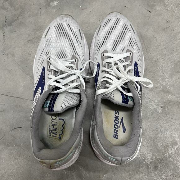 Womens Brooks Adrenaline GTS 22 Running Shoes Sz 10D 1203532A045 - Picture 4 of 9